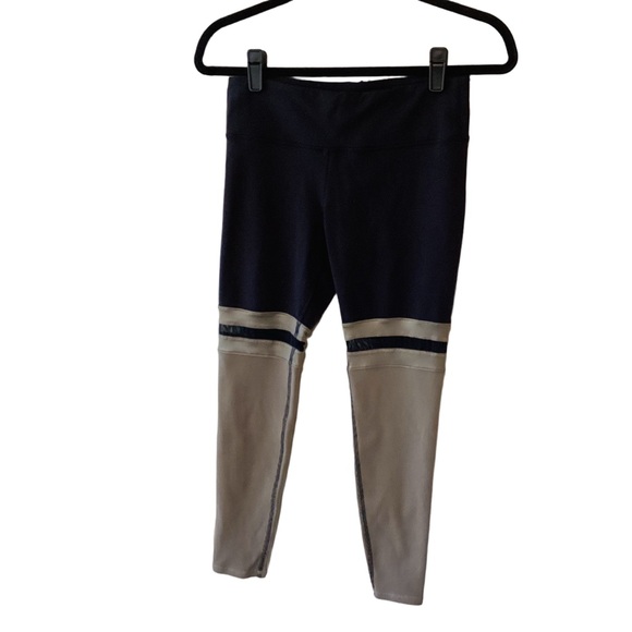 ALO Yoga Pants - Alo Yoga Player 7/8 Leggings Size Small Black Green Colorblock Activewear